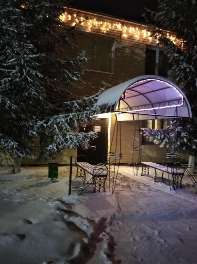 Hotel Gostynnyi Dvir Sharhorod Extérieur photo