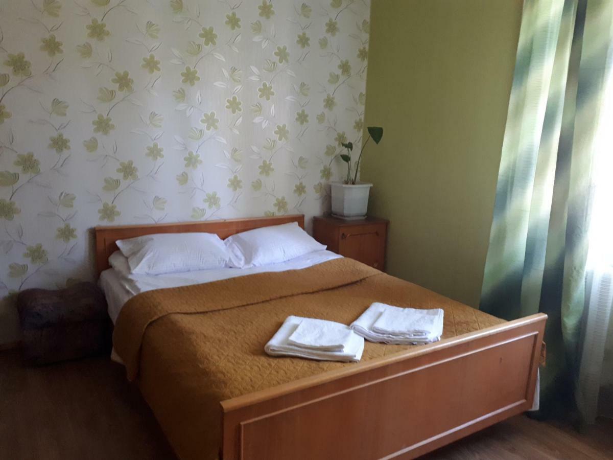 Hotel Gostynnyi Dvir Sharhorod Extérieur photo