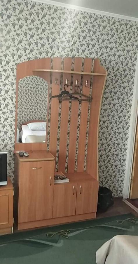 Hotel Gostynnyi Dvir Sharhorod Extérieur photo